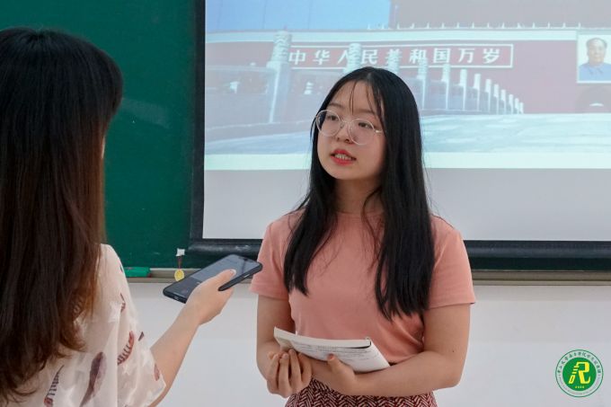 接受采访 (4).jpg